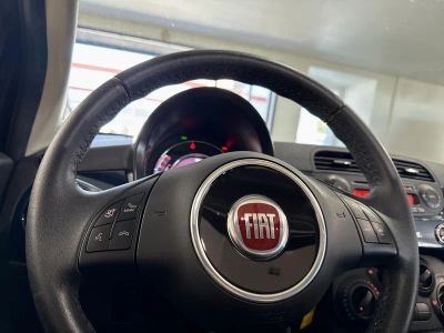 2015 FIAT 500 — photo 25 view