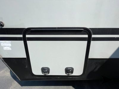 2019 Winnebago Minnie Plus — photo 15 view