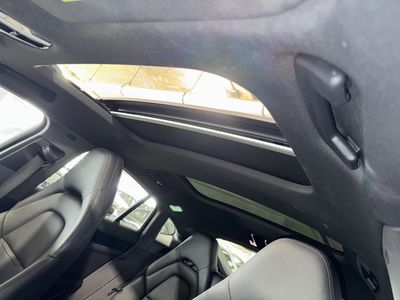 2023 Porsche Panamera - Photo 32