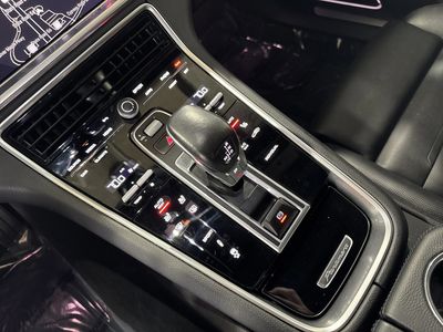 2023 Porsche Panamera - Photo 28