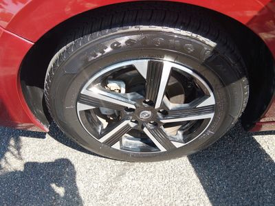 2024 Nissan Sentra — photo 10 view
