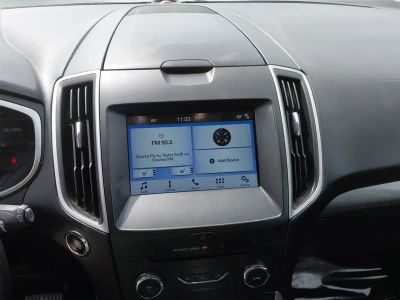 2017 Ford Edge — detail view