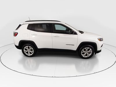 2024 Jeep Compass — photo 8 view