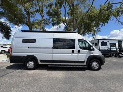 2022 FCA USA LLC PROMASTER — front three-quarter view