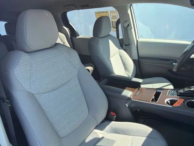 2022 Toyota Sienna — detail view