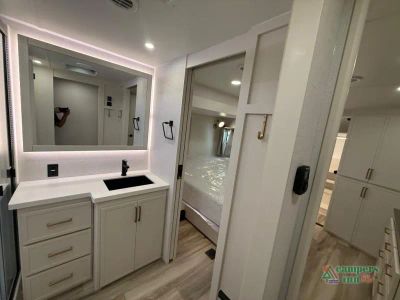 2027 Brinkley Model Z — photo 44 view