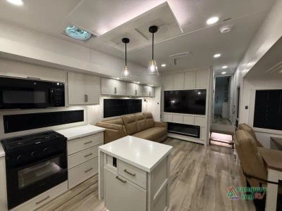 2027 Brinkley Model Z — photo 16 view