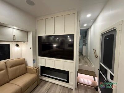 2027 Brinkley Model Z — photo 23 view