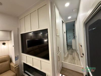 2027 Brinkley Model Z — photo 24 view