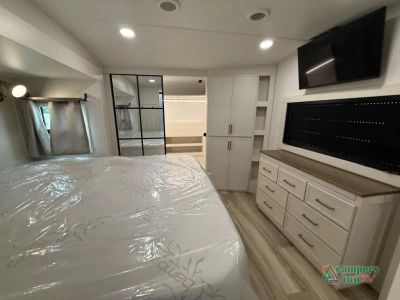 2027 Brinkley Model Z — photo 27 view