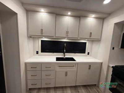 2027 Brinkley Model Z — photo 10 view