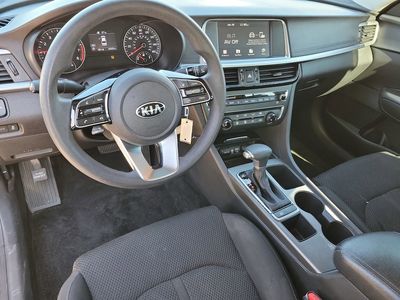 2019 Kia Optima - Photo 2
