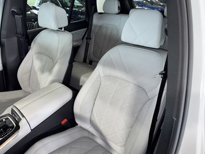 2025 BMW X5 - Photo 32