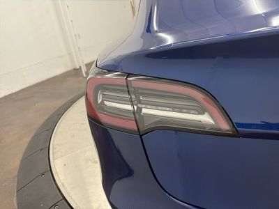 2020 Tesla Model 3 - Photo 11