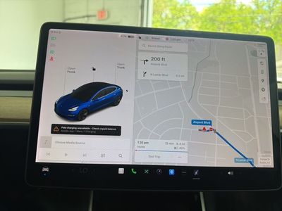 2020 Tesla Model 3 - Photo 32