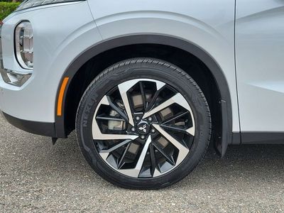 2023 Mitsubishi Outlander - Photo 7