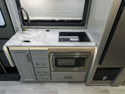 2026 Thor Motor Coach Geneva - Photo 8