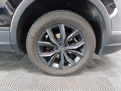 2024 Volkswagen Tiguan — photo 10 view