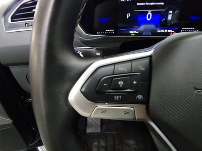 2024 Volkswagen Tiguan — photo 12 view