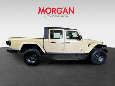 2021 Jeep Gladiator - Photo 2