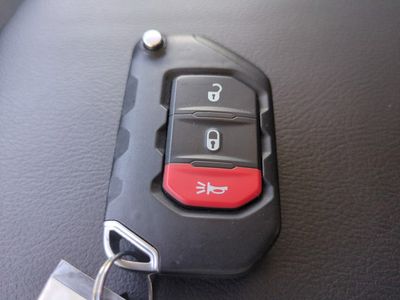 2025 Jeep Wrangler - Photo 31