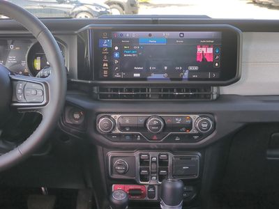 2025 Jeep Wrangler - Photo 20