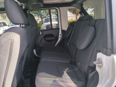 2025 Jeep Wrangler - Photo 16