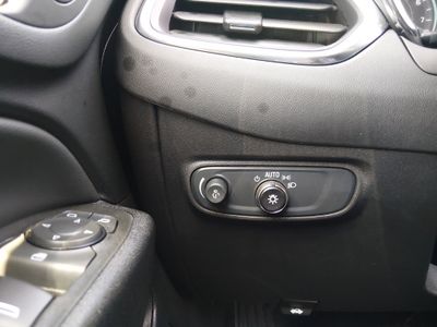 2024 Chevrolet Equinox — photo 13 view