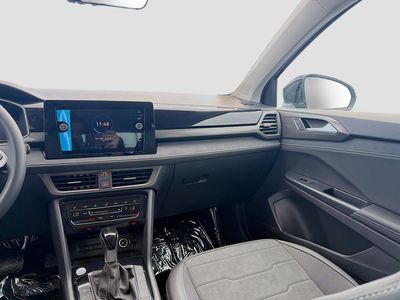 2026 Volkswagen Taos - Photo 18