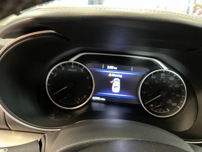 2023 Nissan Maxima — photo 7 view