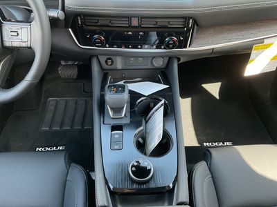 2026 Nissan Rogue — photo 13 view