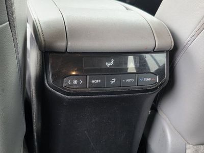 2022 Toyota Highlander - Photo 17