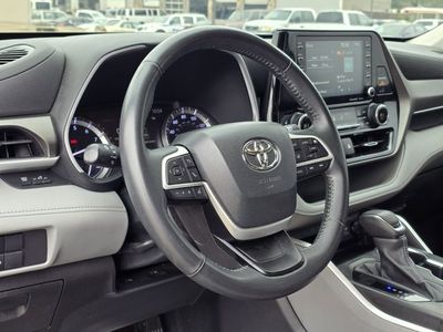 2022 Toyota Highlander - Photo 23