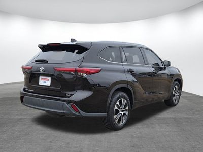 2022 Toyota Highlander - Photo 4