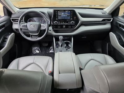 2022 Toyota Highlander - Photo 8