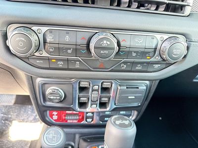 2026 Jeep Wrangler - Photo 30