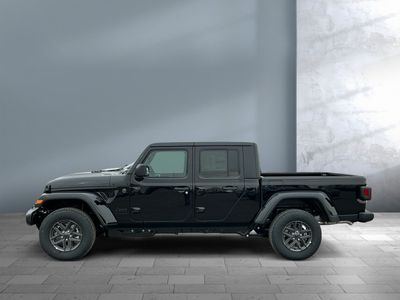 2026 Jeep Gladiator - Photo 3
