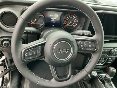 2026 Jeep Gladiator - Photo 14