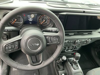 2026 Jeep Gladiator - Photo 15