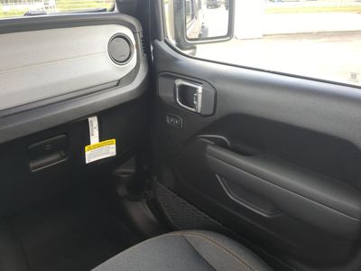 2026 Jeep Wrangler — photo 18 view