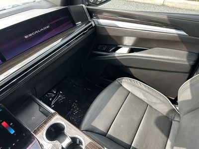 2025 Cadillac Escalade - Photo 16