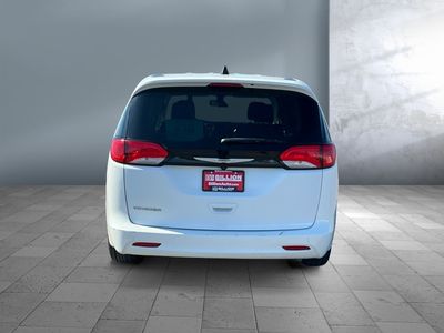 2022 Chrysler Voyager - Photo 5