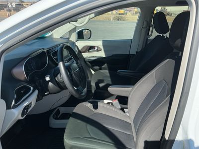 2022 Chrysler Voyager - Photo 9