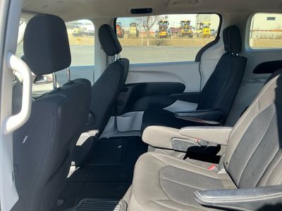 2022 Chrysler Voyager - Photo 16
