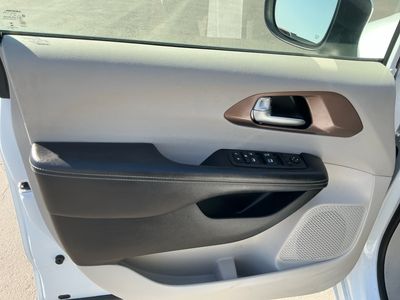 2022 Chrysler Voyager - Photo 15