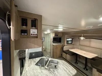 2019 Winnebago WINNIE MINNIE - Photo 14