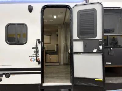 2019 Winnebago WINNIE MINNIE - Photo 13