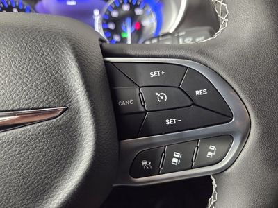 2026 Chrysler Pacifica — photo 16 view