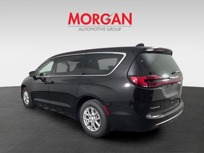 2026 Chrysler Pacifica — photo 7 view