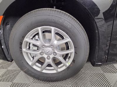 2026 Chrysler Pacifica — photo 9 view